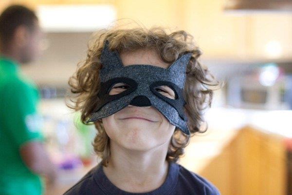 Tee karnevaalimaskit susi poika