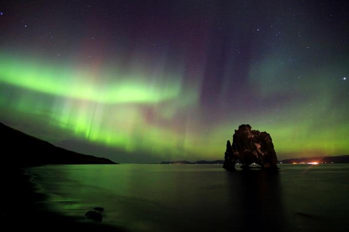 Keijut ja tontut Islannissa 13 tuntia auringonlaskua