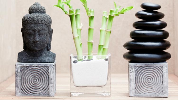 Feng Shui kuvaa bambukivistä Buddhan patsas positiivista energiaa