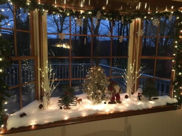Ikkunakoristeet jouluksi Ikkunalauta Joulupukin koriste lumi