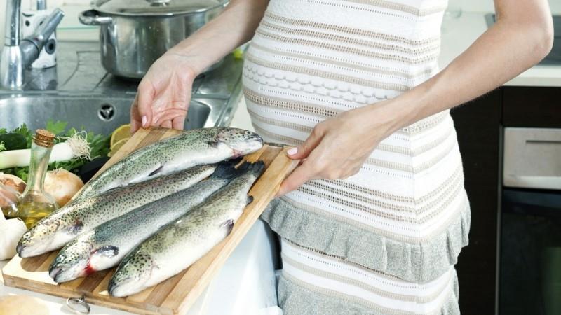 kala ruokavalio raskaus salaatti terveellinen ruoka