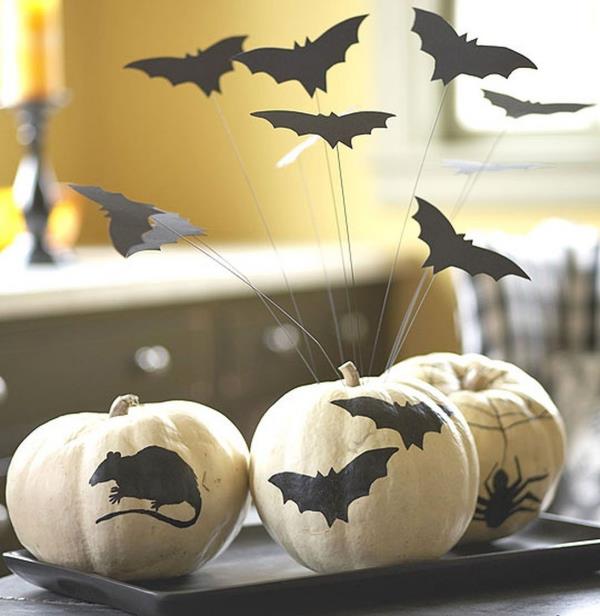 Lepakkomurha lasten kanssa Halloweeniin - 50 lumoavaa ideaa ja ohjeita kammottavia halloween -kurpitsarottia