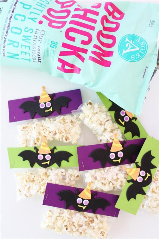 Lepakkomurha lasten kanssa Halloweenia varten - 50 lumoavaa ideaa ja ohjeita popcorn -välipaloja lepakkopusseilla