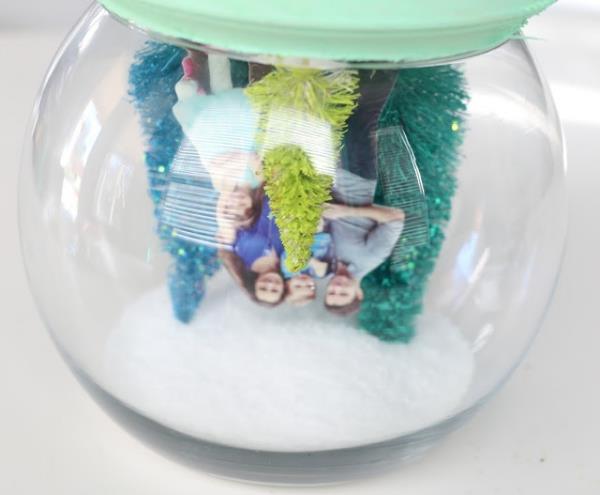 Tinker -valokuvalahjoja jouluksi - luovia ideoita ja ohjeita lumipallo -koriste ohjeiden mukaan