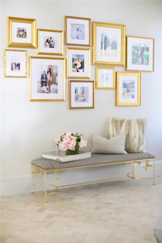 Ideoita valokuvaseinän olohuoneen seinälle koristavat kultaisia ​​kuvakehyksiä