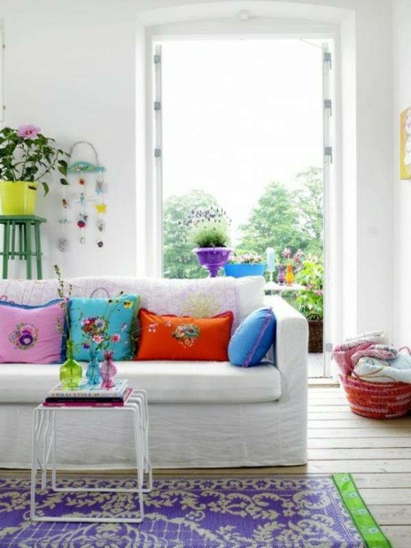Kevään koristelu tekee kauniita puutarhaideoita tehdäksesi sohvan