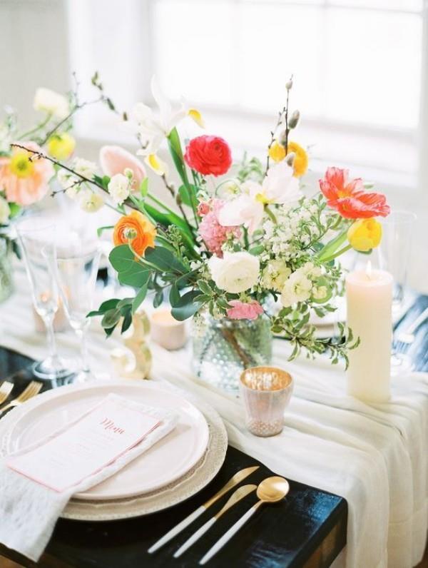 Kevätkoriste lasissa - pöytäkoriste - upeita kukkia