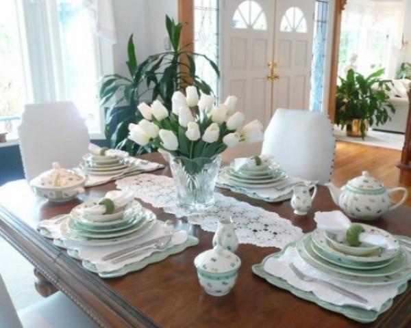 Kevätkoriste lasissa - valkoiset ideat - koristele pöytä