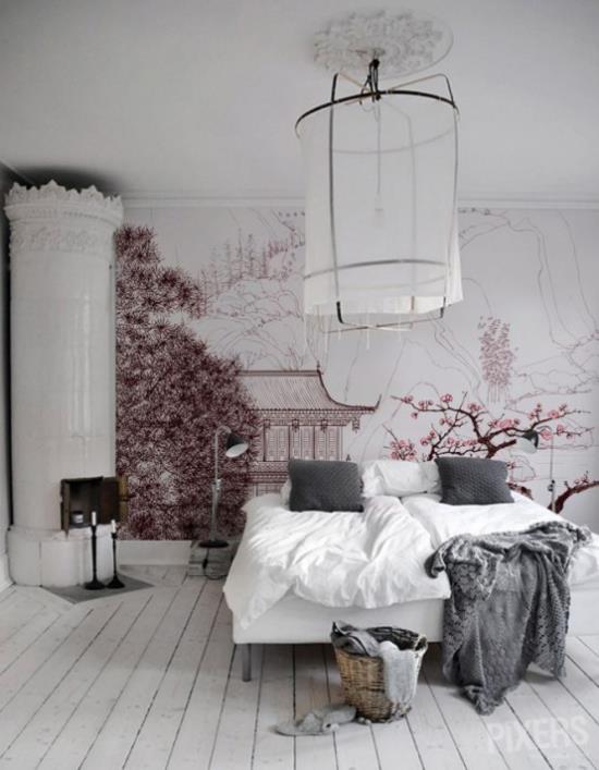 Kevään koristelu kirsikankukilla makuuhuoneessa