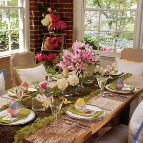 Kevään koristeet pääsiäiseksi näpertelypöydän koristeet kukat tuoreina