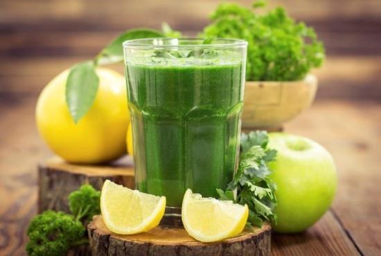 Tuore vihreä smoothie