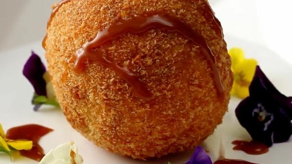 Valmista friteerattua jäätelöä Resepti friteerattua jäätelöä