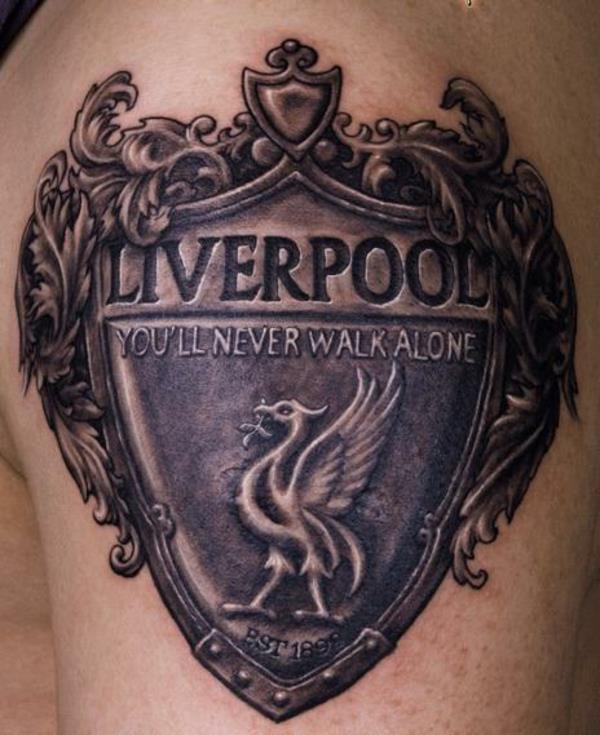 Jalkapallotatuoinnit tatuointikuvat olkavarresta Liverpool