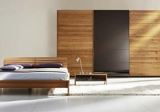 minimalistinen puinen lämmin vaatekaappi makuuhuoneeseen vankka sänky