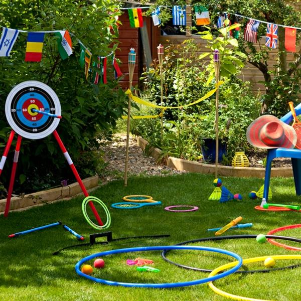 Puutarhapelit lapsille leikkivät puutarhajuhlia