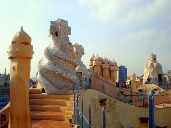 Gaudi Casa Mila 1900 -luvun ensimmäinen rakennus UBESCOn maailmanperintöluettelossa