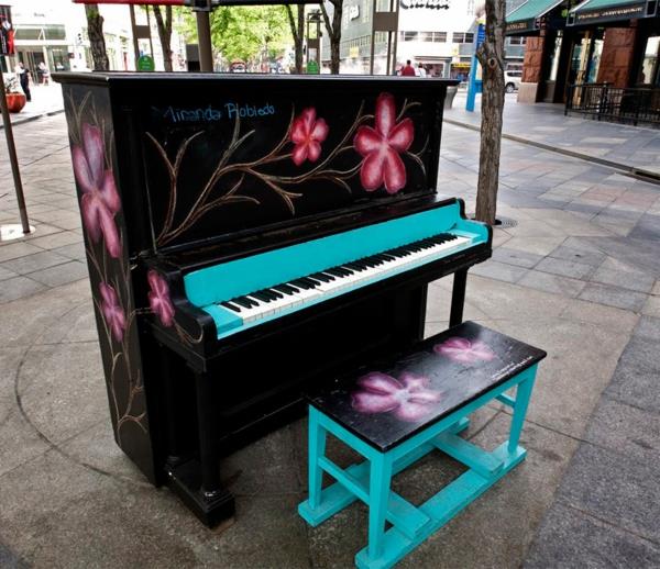 Käytetyt pianokukat ideoivat tuoreita kukkia