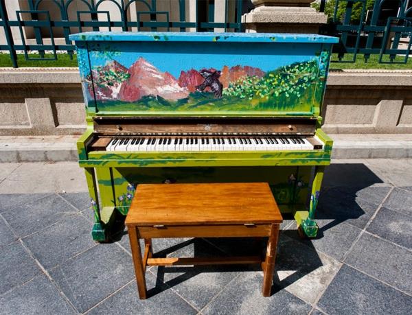 Käytetyt pianot ympäristö vuoristo luonto