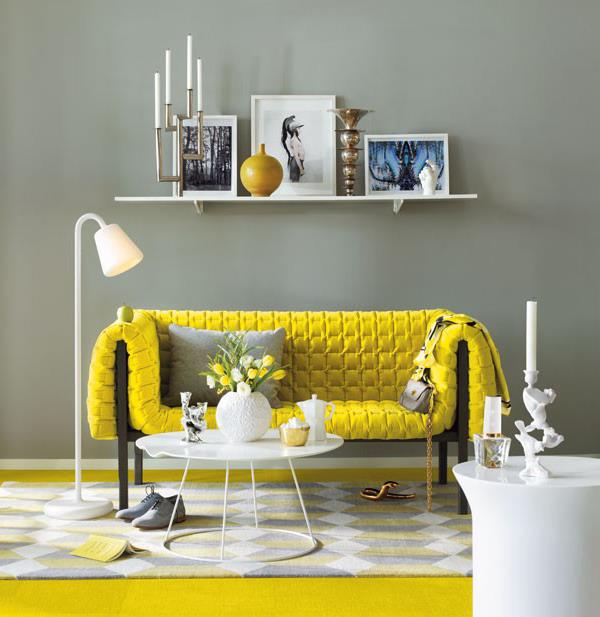 Keltaisen sohvan sisustusideoita moderni huoneisto