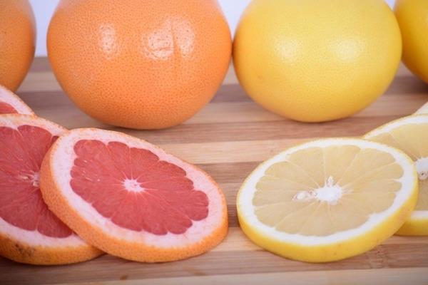 Terveellisimmät hedelmät Top 5 ravitsevinta punaisen valkoisen greipin lajiketta