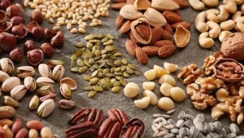 Terveellinen ruoka Pähkinät saksanpähkinät hasselpähkinät mantelit cashew -kurpitsansiemenet