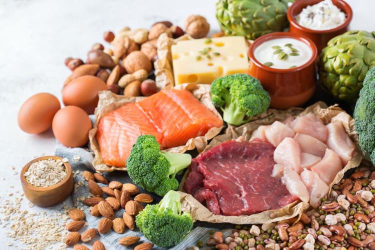 Terveellinen ja tasapainoinen syöminen koronakriisin aikana Liha Kala Juusto Jogurtti Munat Pavut Pähkinät
