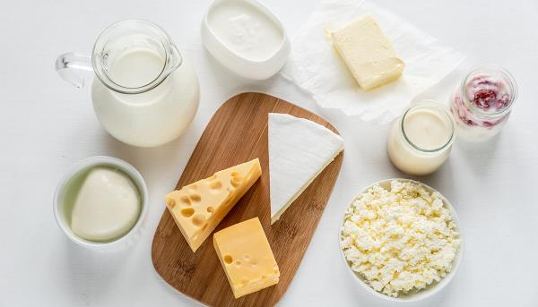 Juomat Corona -maitojogurttia vastaan ​​erilaisia ​​maitotuotteita ihmelääke korona -aikoina