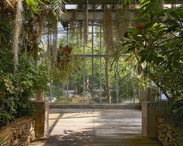Kasvihuone Ranskan huvila upea arkkitehtuuri eksoottisia kasveja