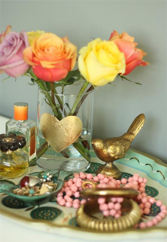 Lasimaljakoiden koristelu - ideoita ja ohjeita taiteellisesti lahjakkaille harrastajille kultalehtinen kultalehtinen sydämen koristelu