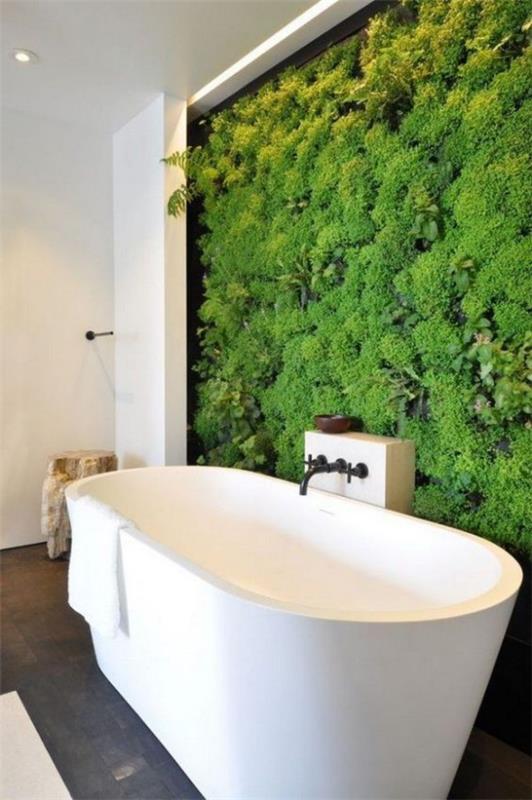 Vihreä kylpyhuoneessa valkoinen kylpyamme vihreä seinä paljon tuoreutta visuaalinen kontrasti