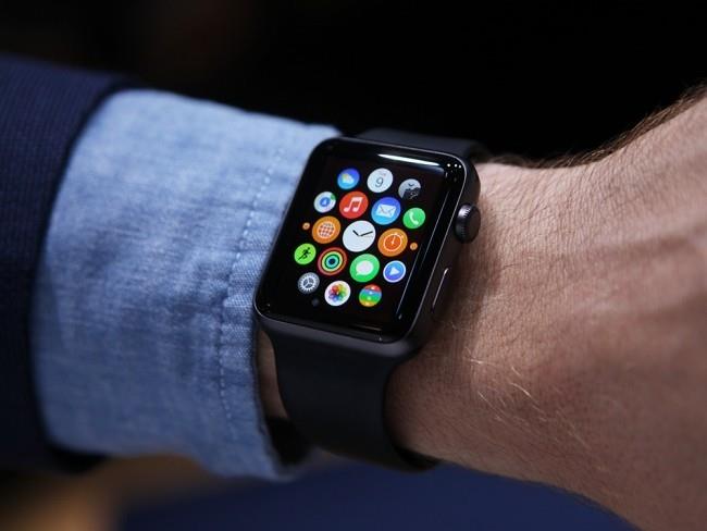 Syyt siihen, miksi jokaisella pitäisi olla älykello apple 4 moderni superkello