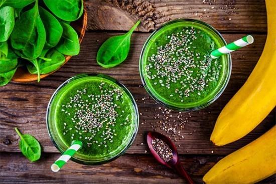 Green Smoothies Proteiini ravistelee pinaatinlehtiä