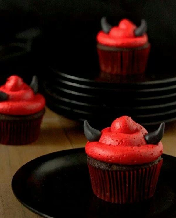 Leivonta kauhu muffinsseja halloween leivonnaisia ​​paholainen cupcakes