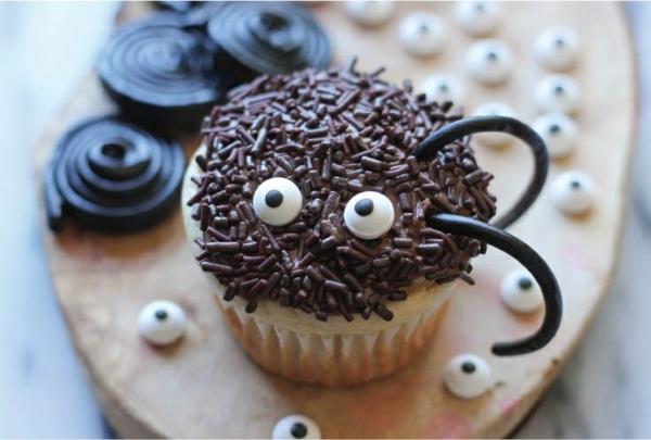 Kauhu Muffinsit Spinen Cupekaces Halloween Leivonnaiset Halloween Party Reseptit Halloween Jälkiruoka