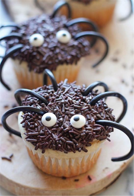 Pelottavat muffinit pyörivät cupekaces -halloween -leivonnaisia ​​Halloween -juhlareseptejä