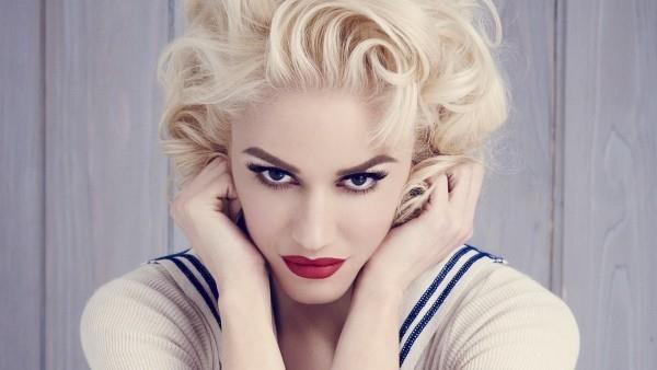 Gwen Stefani 3. lokakuuta, 50 -vuotias tyttömäinen ja täydellisesti tyylitelty