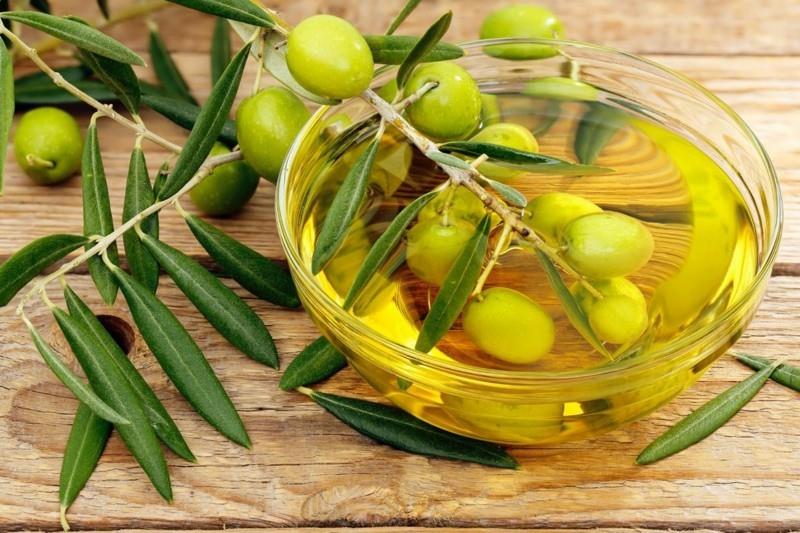 hiustenlähtöaine kotitekoinen hiusnaamari oliiviöljyä