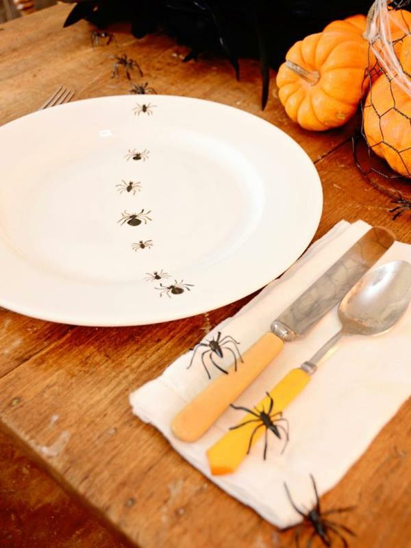 hämähäkki Halloween -koristelu hyönteislautanen