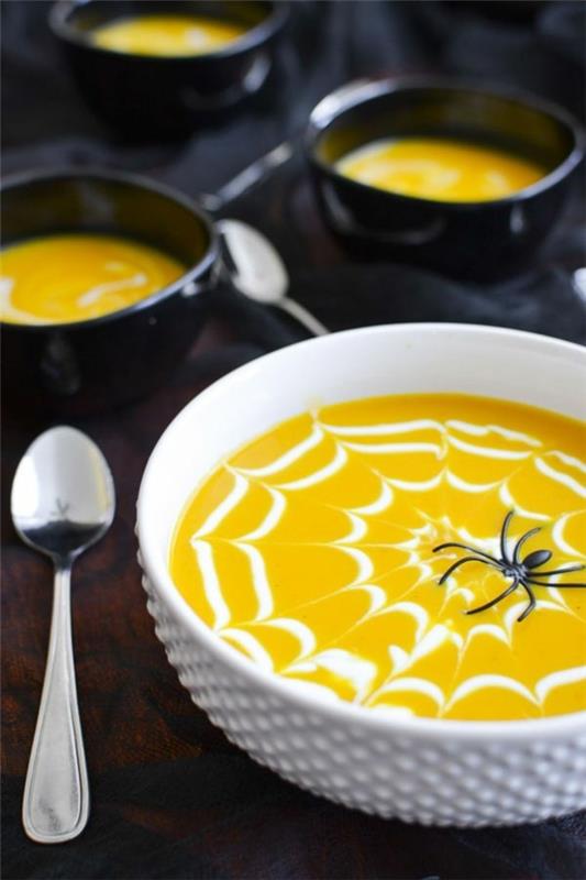 Halloween ruoka lapsille Halloween kurpitsa keitto hämähäkinverkko