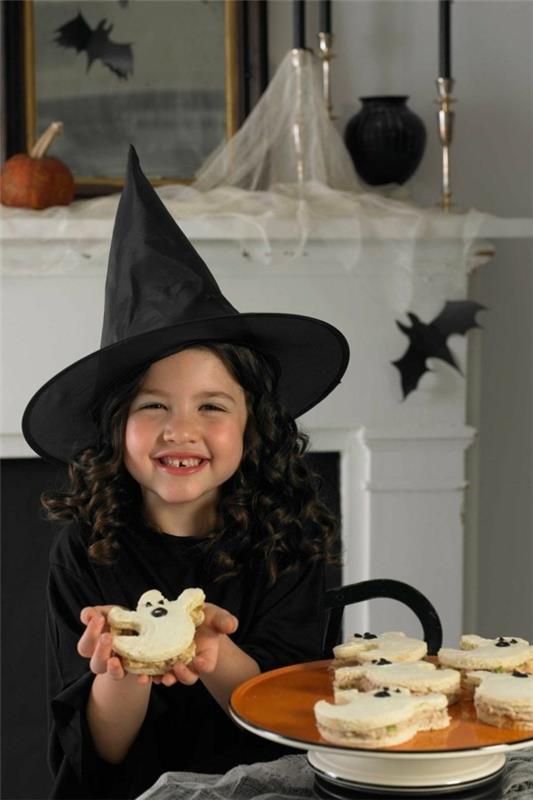 Halloween -ruoka lastenjuhlat välipaloja sormiruokaa kylmiä aaveita näpertelemään voileipiä