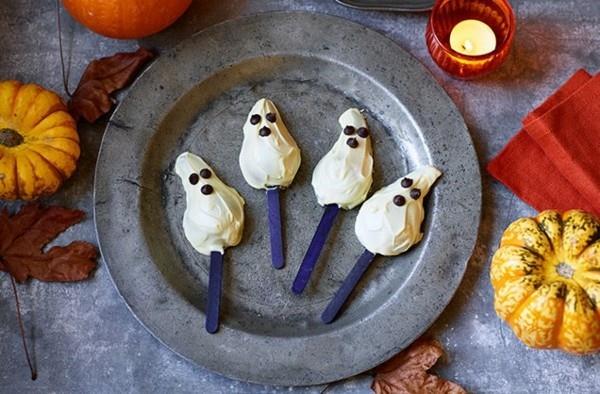 Halloween -ruokalapset välipaloja Halloween -sormiruokavartaille