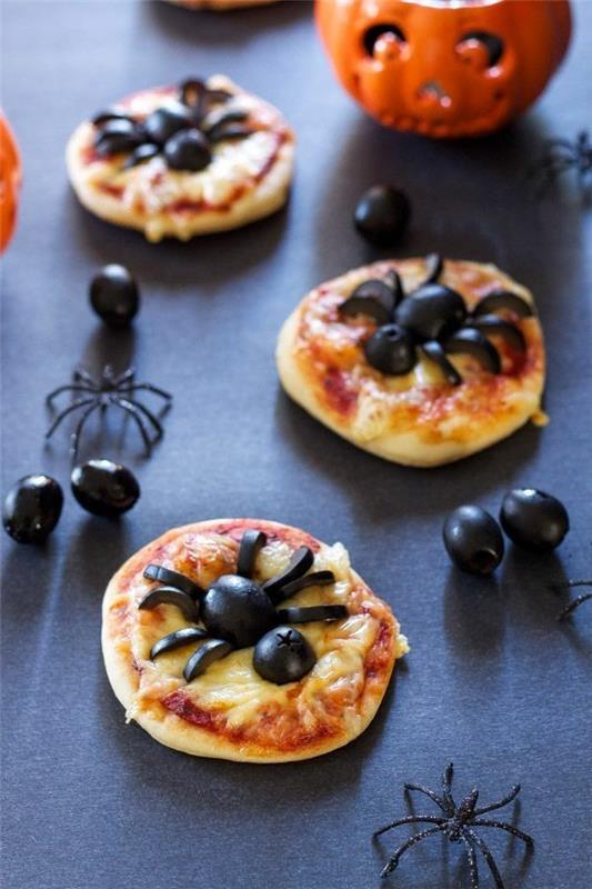 Halloween -välipalat lapsille Nopeat sormiruokareseptit Mini Pizza Spider Oliivit