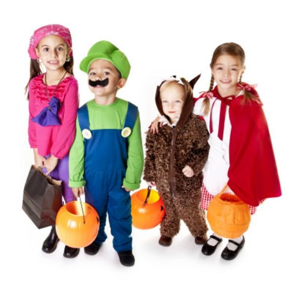 Halloween -lasten puvut pelaavat söpöjä