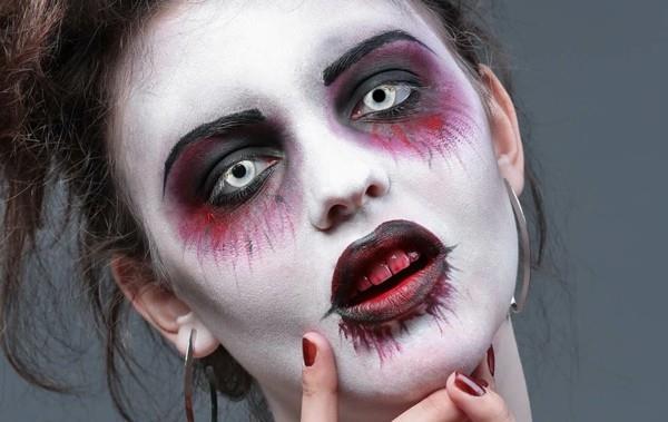 Halloween -piilolinssit asettavat päivittäiset koristeelliset linssit