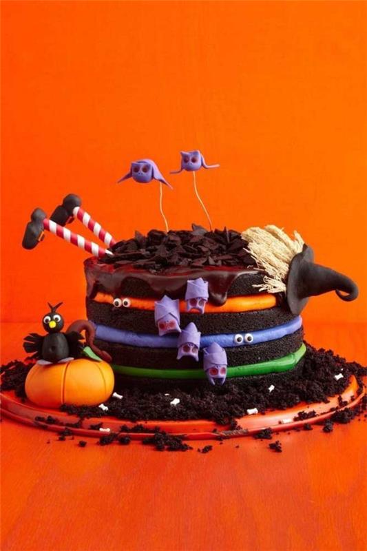 Halloween -kakku - useita ohuita kerroksia