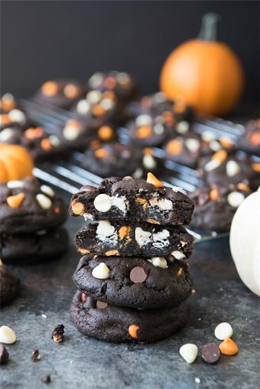 Halloween -välipalat lapset leipovat suklaakeksejä itse