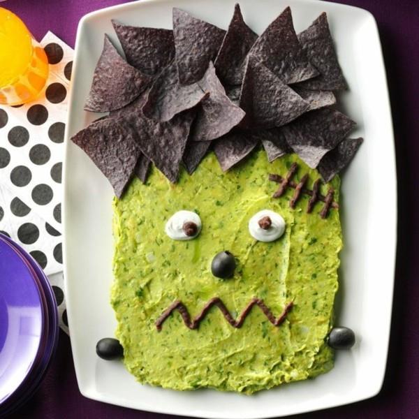 Halloween -välipalat lapsille runsas sormiruoka Frankensteinin hirviö -avokado -sirut
