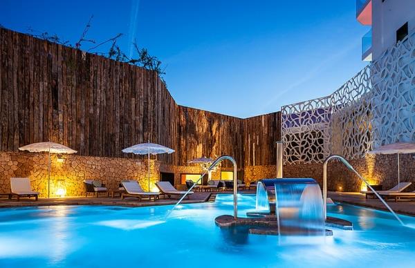 Hard Rock Hotel Ibizan led -valaistus