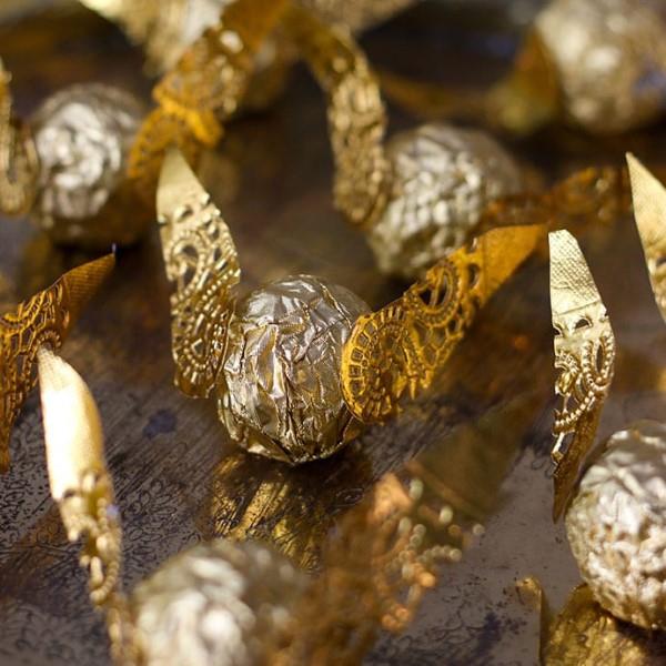 Harry Potterin käsityöideoita 20 -vuotisjuhlalle - maagisia ohjeita noidille ja velhoille Golden snitch quidditch makeiset