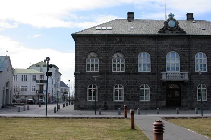 Pääkaupunki Islanti Reykjavík. Maamerkit kaupungintalo